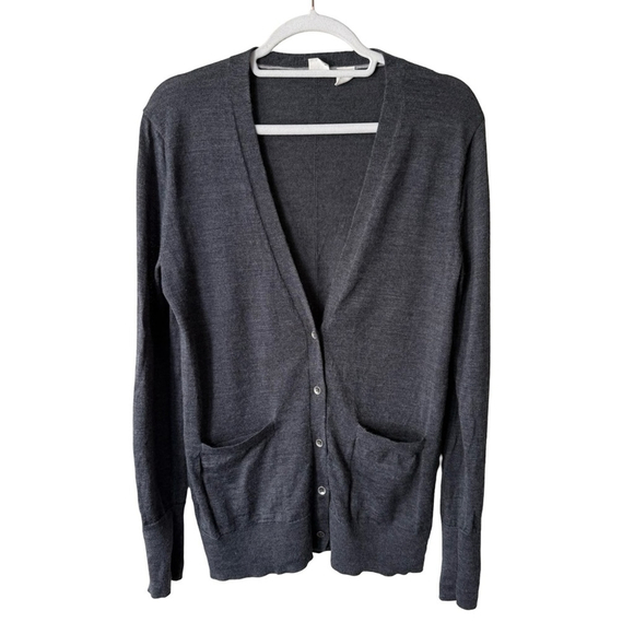 GAP Charcoal Button-Up 100% Merino Wool Cardigan Size S Cozy Minimalist - Picture 1 of 12